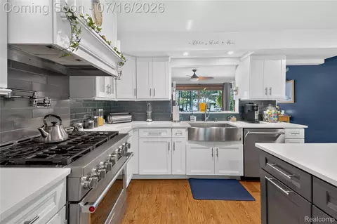 Kitchen - 29474 E River Rd, Grosse Ile, MI 48138 photo 5 of 5