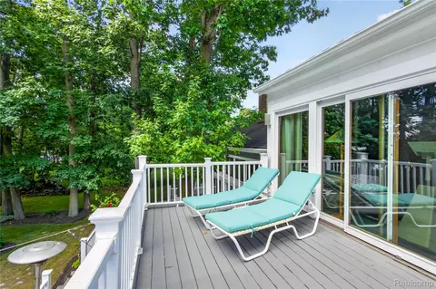 Exterior - 29474 E River Rd, Grosse Ile, MI 48138 photo 9 of 18