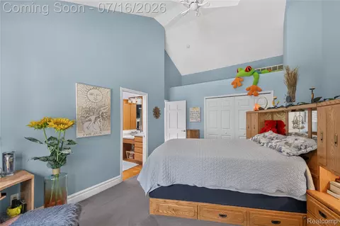 Bedroom - 29474 E River Rd, Grosse Ile, MI 48138 photo 4 of 6