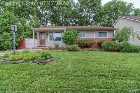 9118 Deering St, Livonia, MI 48150