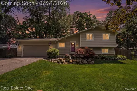 2975 West St, Milford, MI 48380