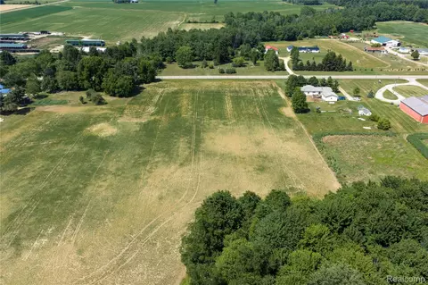 000 Applegate Rd, Washington, MI 48401 photo 12