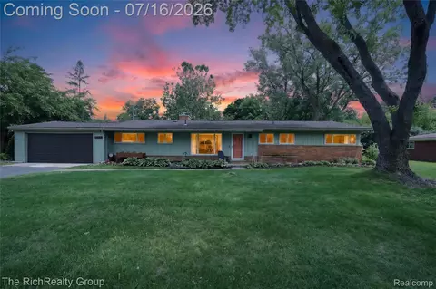 32710 Briarcrest Knls, Farmington Hills, MI 48334