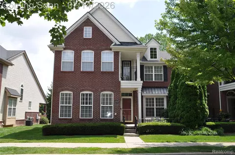 42808 Park Cresent Dr, Sterling Heights, MI 48313