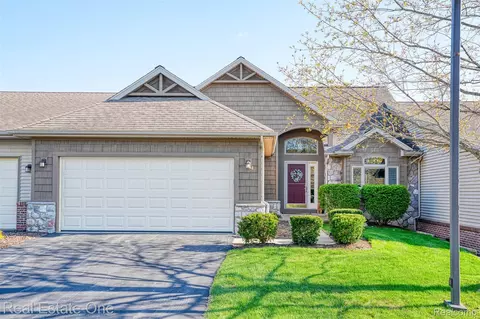 2243 Willow Tree Dr, Brighton, MI 48116