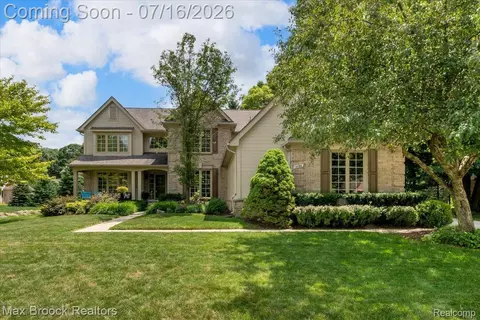 4086 Arcadia Dr, Auburn Hills, MI 48326