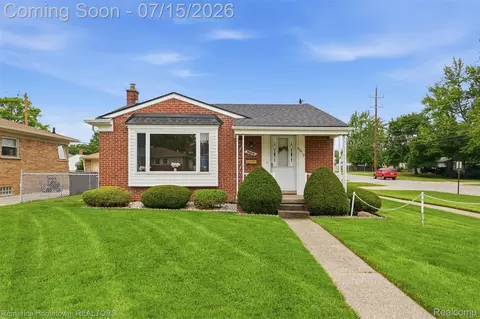 30410 Florence St, Garden City, MI 48135