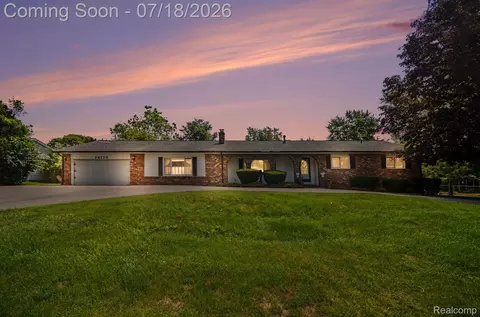 24730 Creekside Dr, Farmington Hills, MI 48336