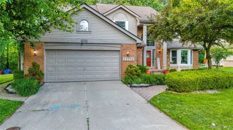 42790 Ledgeview Dr, Novi, MI 48377