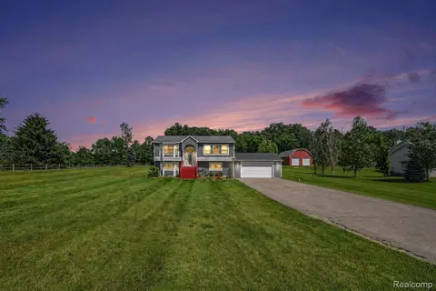 1220 Legault Blvd, Brandon, MI 48462
