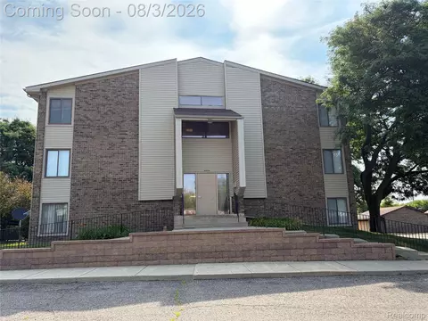 30445 W 14 Mile Rd, Farmington Hills, MI 48334