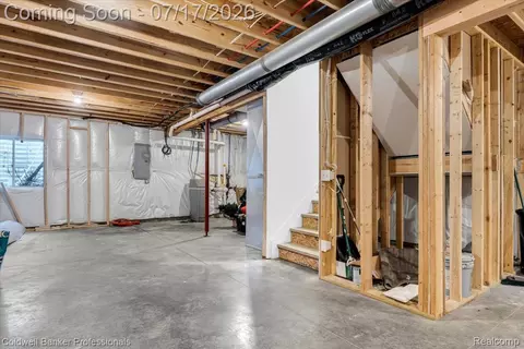 Entry Way - 417 Constitution Ave, Brooklyn, MI 49230 photo 4 of 4