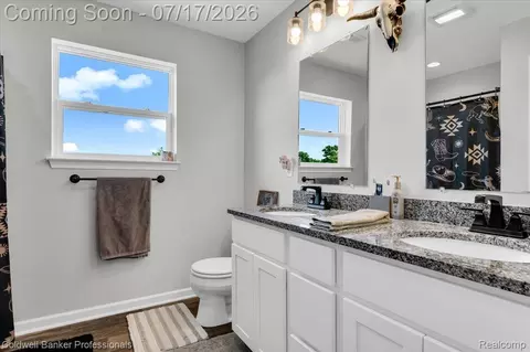 Bath - 417 Constitution Ave, Brooklyn, MI 49230 photo 1 of 2