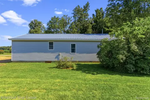 Exterior - 12845 Bueche Rd, Albee, MI 48417 photo 4 of 6