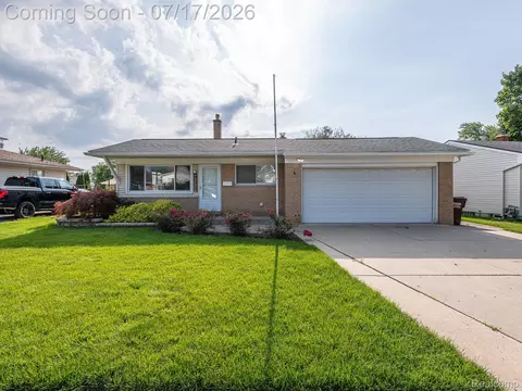 31707 Sweetbriar, Rockwood, MI 48173
