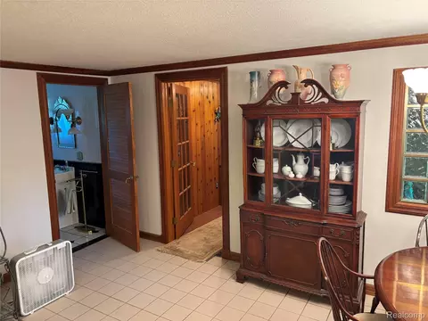 Entry Way - 709 E Michigan Ave E, Au Gres, MI 48703 photo 2 of 2