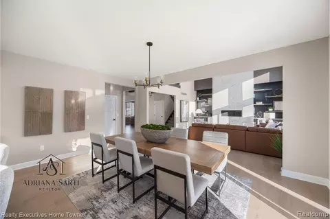 Dining - 50931 Mistwood Dr, Macomb, MI 48042 photo 3 of 4