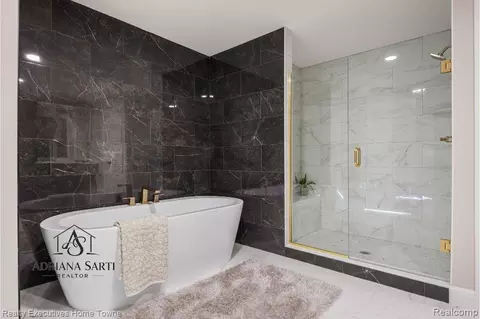 Bath - 50931 Mistwood Dr, Macomb, MI 48042 photo 3 of 5