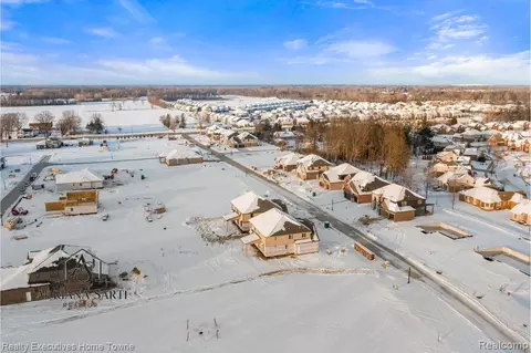 View/Area - 50931 Mistwood Dr, Macomb, MI 48042 photo 8 of 9