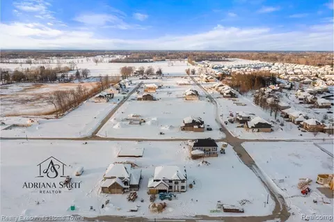 View/Area - 50931 Mistwood Dr, Macomb, MI 48042 photo 2 of 9