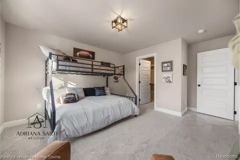 Bedroom - 50931 Mistwood Dr, Macomb, MI 48042 photo 3 of 7
