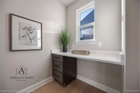 Entry Way - 50931 Mistwood Dr, Macomb, MI 48042 photo 10 of 13