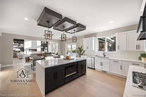 Kitchen - 50931 Mistwood Dr, Macomb, MI 48042 photo 1 of 7
