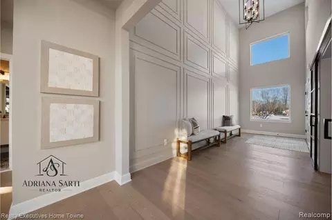 Entry Way - 50931 Mistwood Dr, Macomb, MI 48042 photo 5 of 13