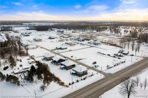 View/Area - 50931 Mistwood Dr, Macomb, MI 48042 photo 3 of 9