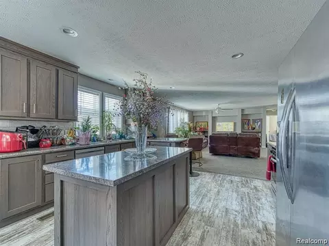10729 Edwards Ln, Augusta, MI 48191 photo 4