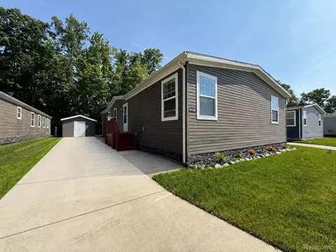 10729 Edwards Ln, Augusta, MI 48191 photo 1