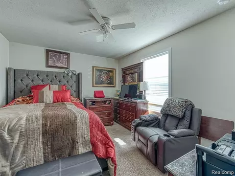 10729 Edwards Ln, Augusta, MI 48191 photo 11