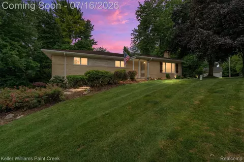 197 Perrydale St, Rochester Hills, MI 48306