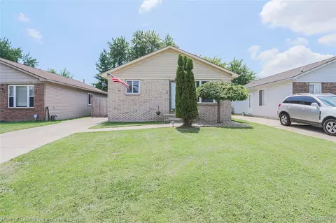 19778 E 14 Mile Rd, Roseville, MI 48066