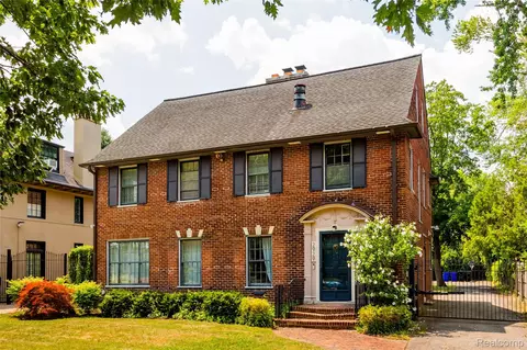 2929 Burns St, Detroit, MI 48214