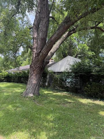6691 Inkster Rd, Bloomfield Hills, MI 48301
