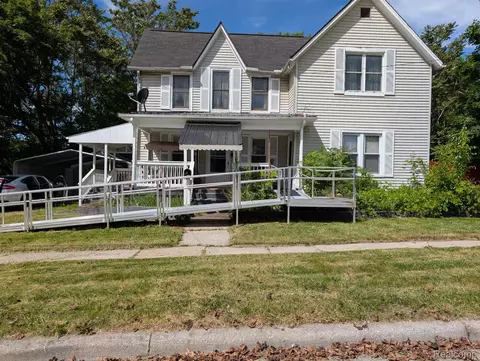 261 Fox St, Lapeer, MI 48446