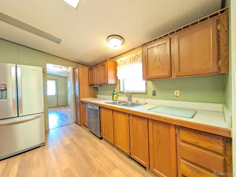 Kitchen - 4024 E 54th St, Mount Morris, MI 48458 photo 2 of 4