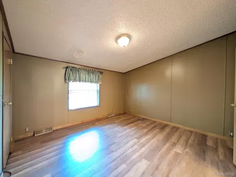 Bedroom - 4024 E 54th St, Mount Morris, MI 48458 photo 2 of 3