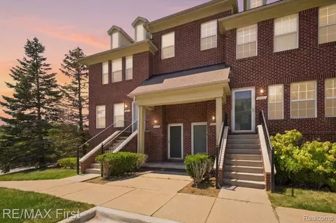 23205 Cornerstone Village Dr, Southfield, MI 48075
