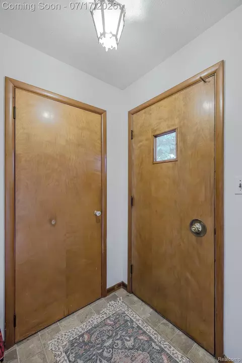 Entry Way - 5511 Wright Dr, Troy, MI 48098 photo 1 of 1
