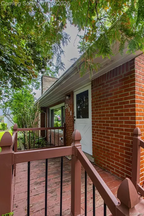 Exterior - 5511 Wright Dr, Troy, MI 48098 photo 3 of 6