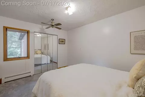 Bedroom - 5511 Wright Dr, Troy, MI 48098 photo 2 of 5