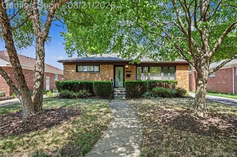 26826 Student Dr, Redford, MI 48239