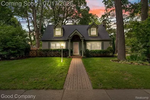 231 N Vermont Ave, Royal Oak, MI 48067