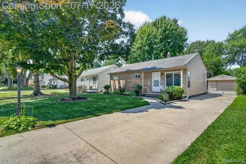 15101 Sunbury St, Livonia, MI 48154