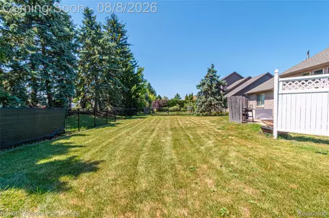 Exterior - 17576 Canvasback Dr, Macomb, MI 48044 photo 2 of 4