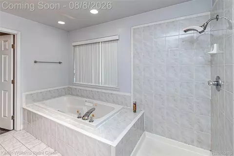 Bath - 17576 Canvasback Dr, Macomb, MI 48044 photo 3 of 4