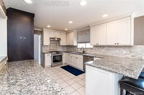 Kitchen - 17576 Canvasback Dr, Macomb, MI 48044 photo 2 of 6