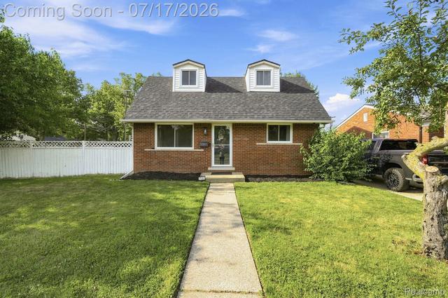 21201 E 12 Mile Rd, Saint Clair Shores, MI 48081